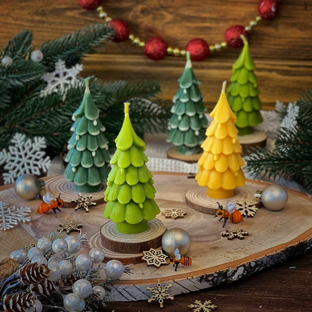 Свічка "Ялинка з шишками"